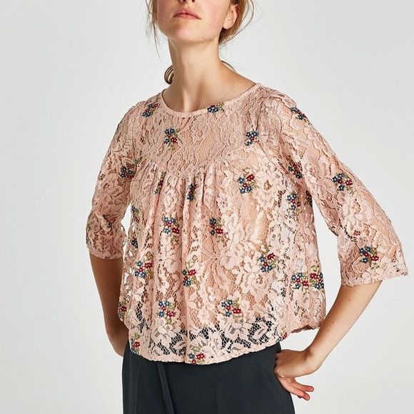 ⭐️ NWT ZARA Embroidered Floral Lace Blouse ⭐️ - Picture 2 of 8